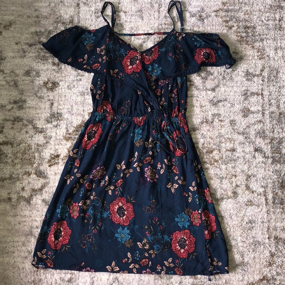 Floral off the shoulder dress👗🌸